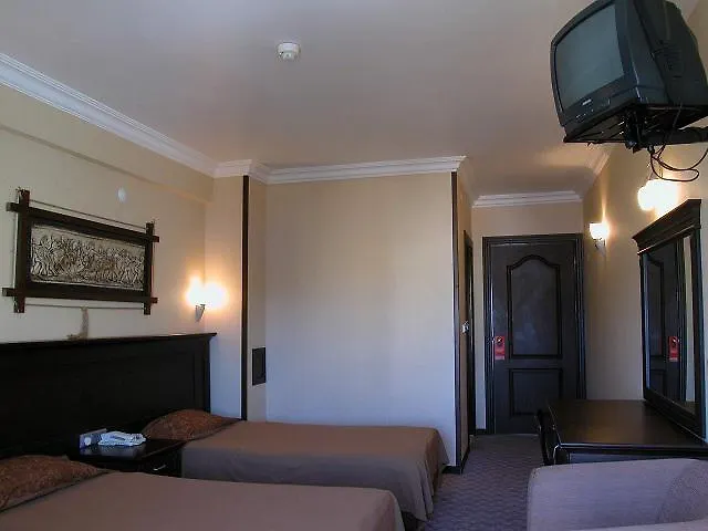 Otel Karen 3*